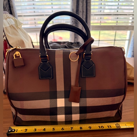 Burberry Bowling Bag - Medium
Authentic - Picture 2 of 16